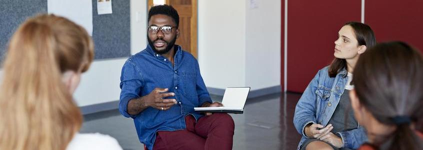 Mental health professional advising to students